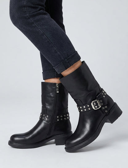 Stiefeletten mit dekorativem Nietenriemen - Schwarz