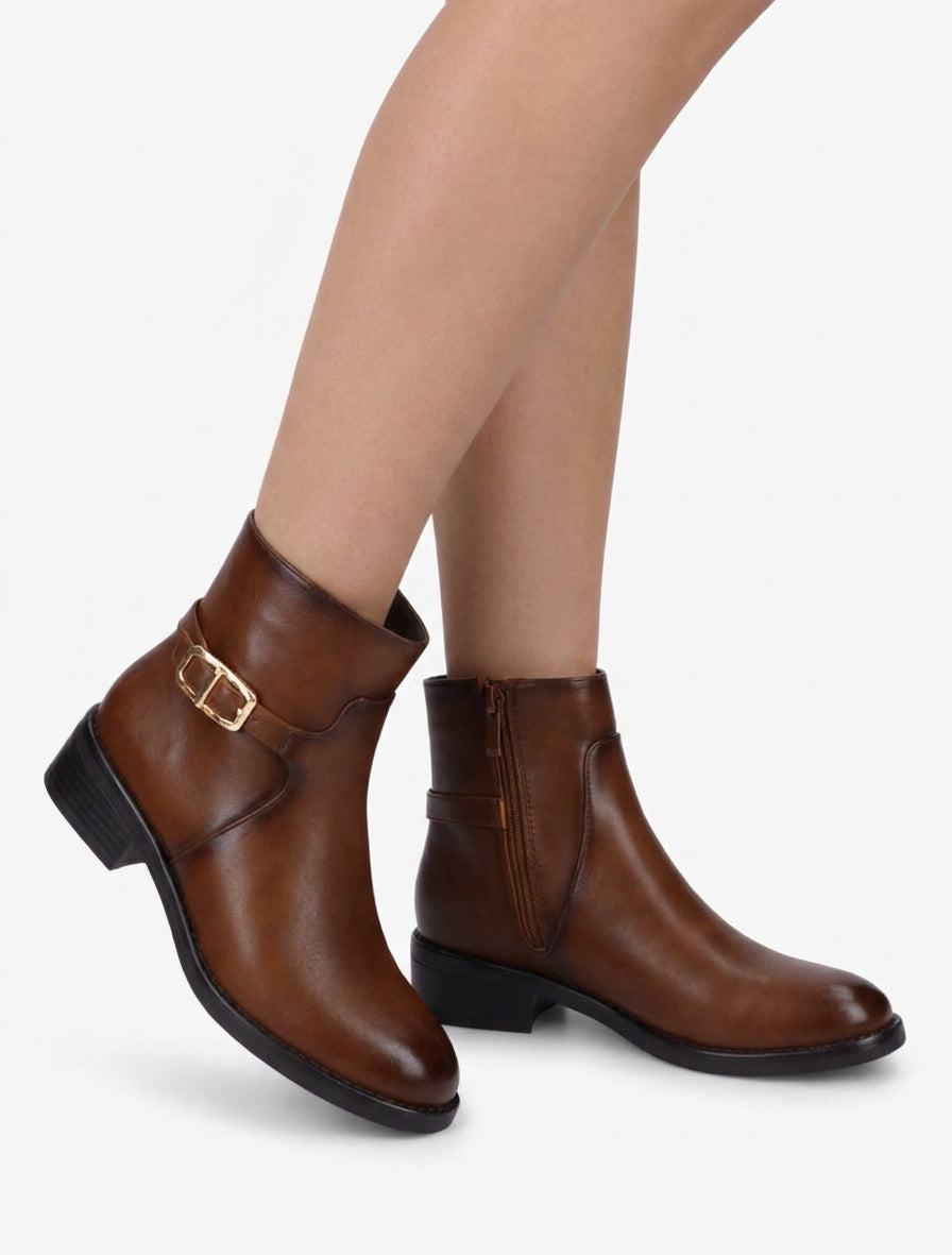 Stiefeletten aus Kunstleder mit Metallschnalle - Kamel