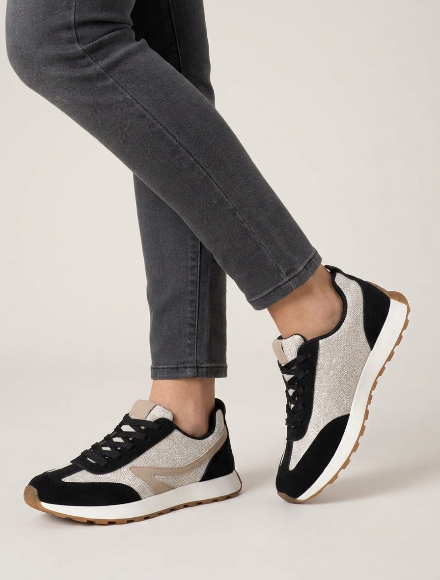 Sneakers mit Stoffeinsatz und Nubuk-Effekt - Schwarz