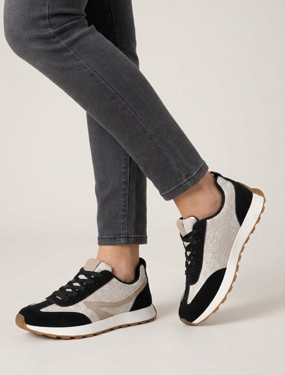 Sneakers mit Stoffeinsatz und Nubuk-Effekt - Schwarz