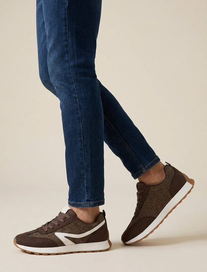 Sneakers mit Stoffeinsatz und Nubuk-Effekt - Braun