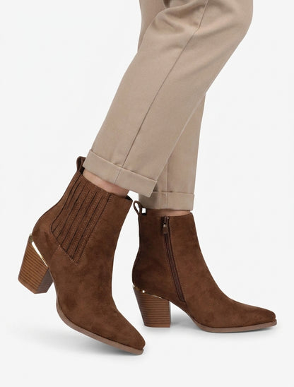 Stiefeletten aus Wildleder im Cowboy-Stil - Schokolade