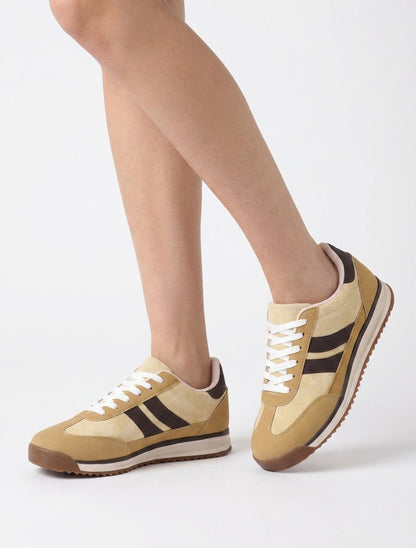 Sneaker aus Wildlederimitat und Nubuk-Effekt - Gelb