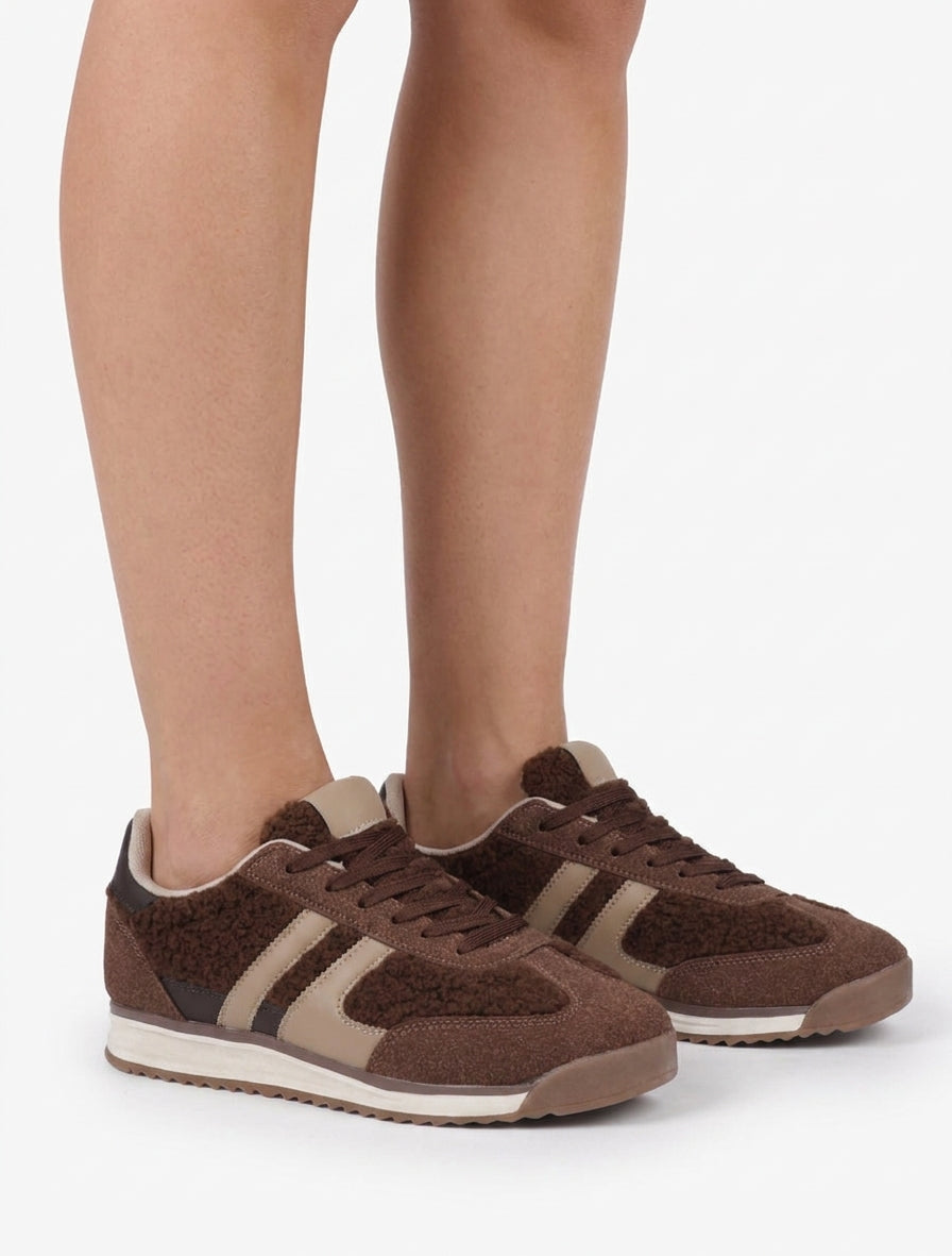 Turnschuhe aus Stoff im Bouclé-Wollstil - Braun