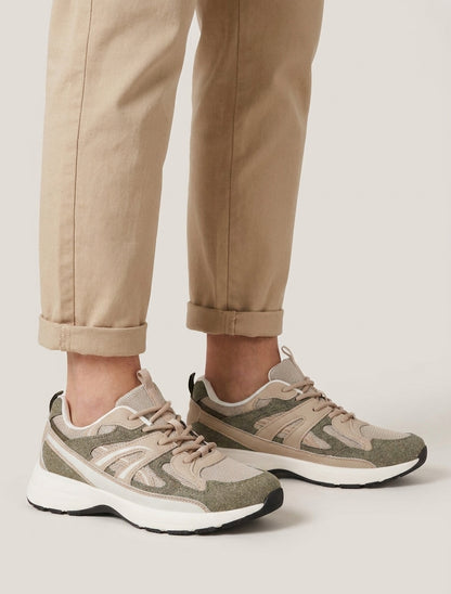 Klassische stylisierte Turnschuhe - Kaki