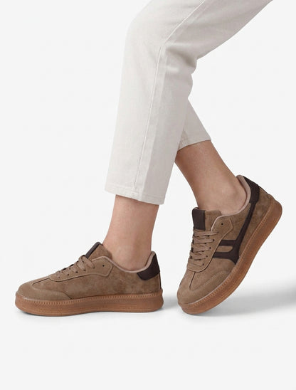 Sneaker in Nubuk-Optik mit grafischem Einsatz - Maulwurf