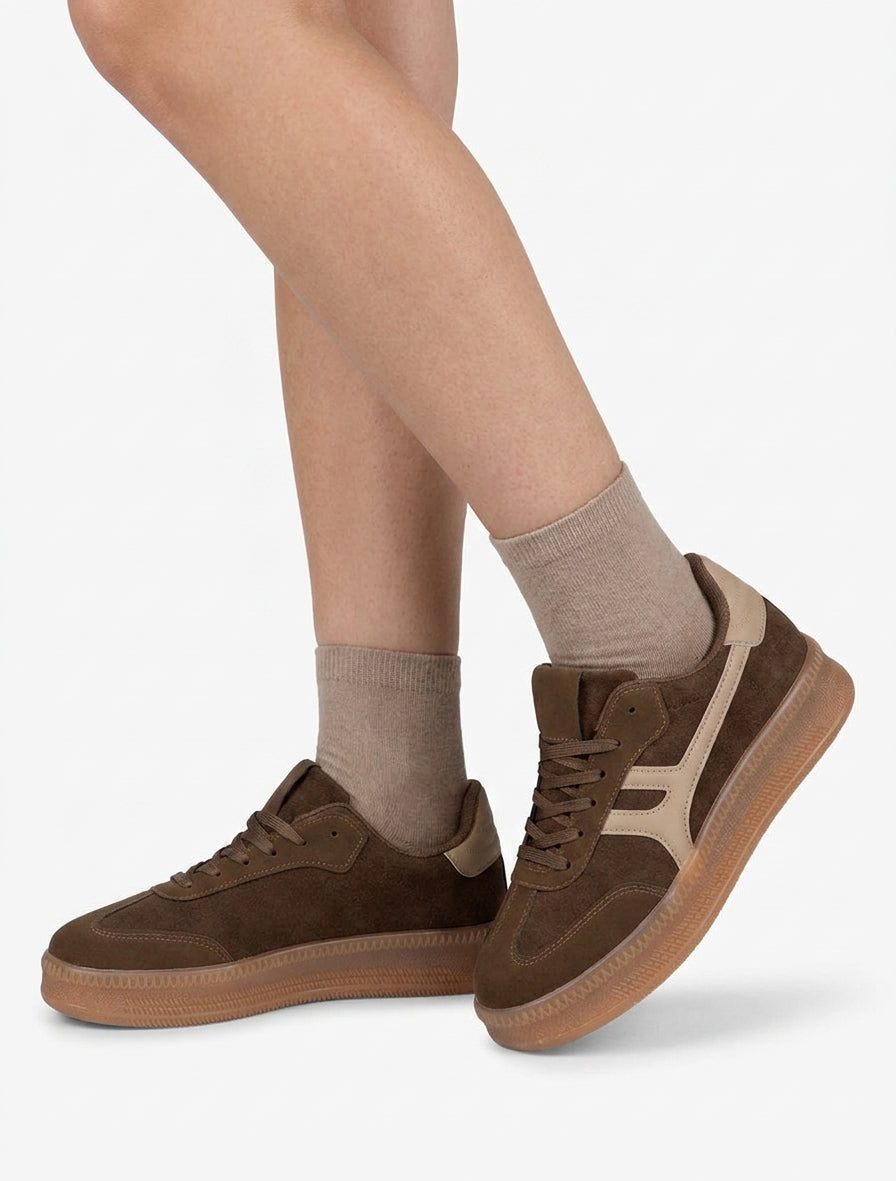 Sneaker in Nubuk-Optik mit grafischem Einsatz - Dunkles Khaki