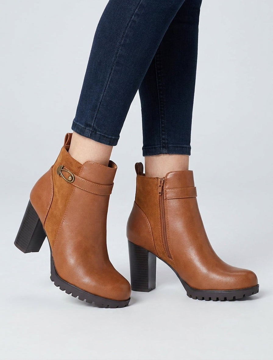 Stiefeletten mit Wildledereinsatz und hohem Absatz - Kamel
