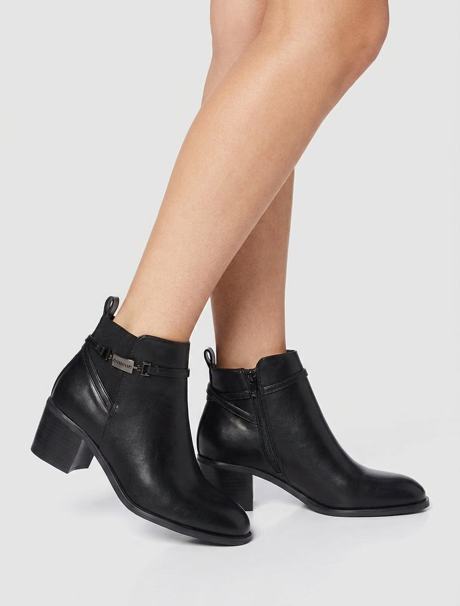 Elastische Stiefeletten aus Kunstleder - Schwarz