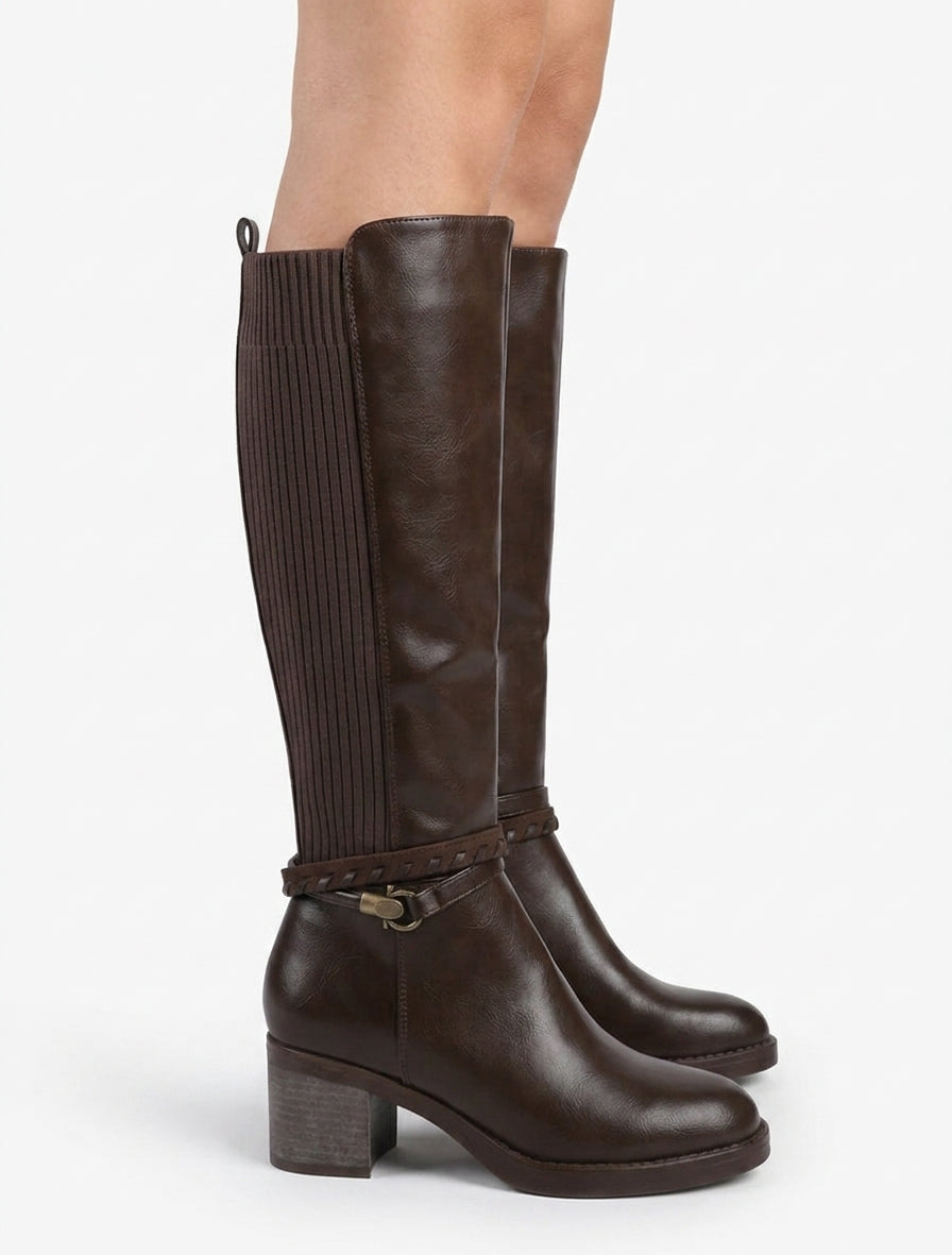 Stiefel aus Kunstleder mit Zierschnallen - Braun