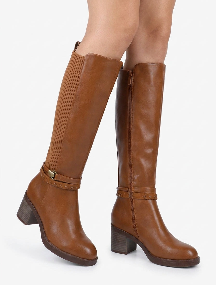 Stiefel aus Kunstleder mit Zierschnallen - Kamel