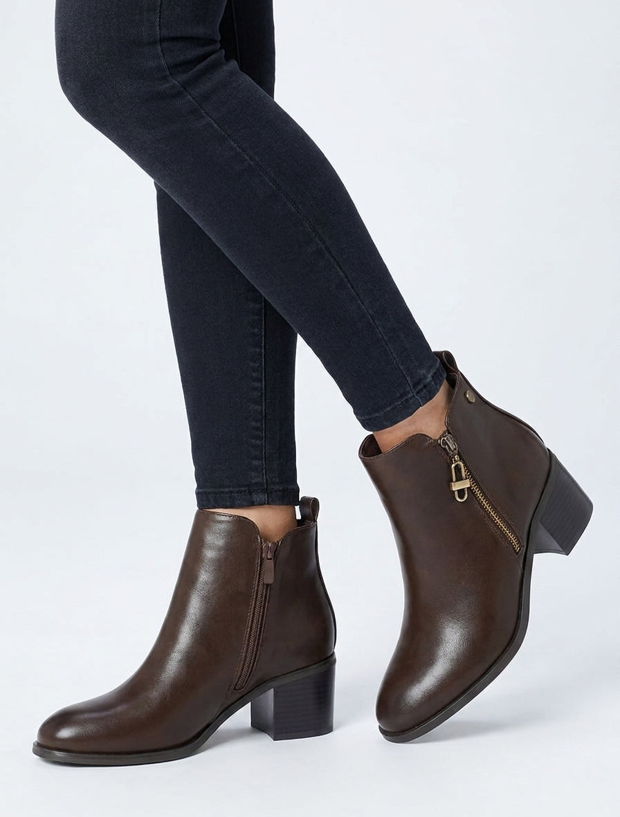 Stiefeletten aus Kunstleder mit dekorativem Reißverschluss - Braun