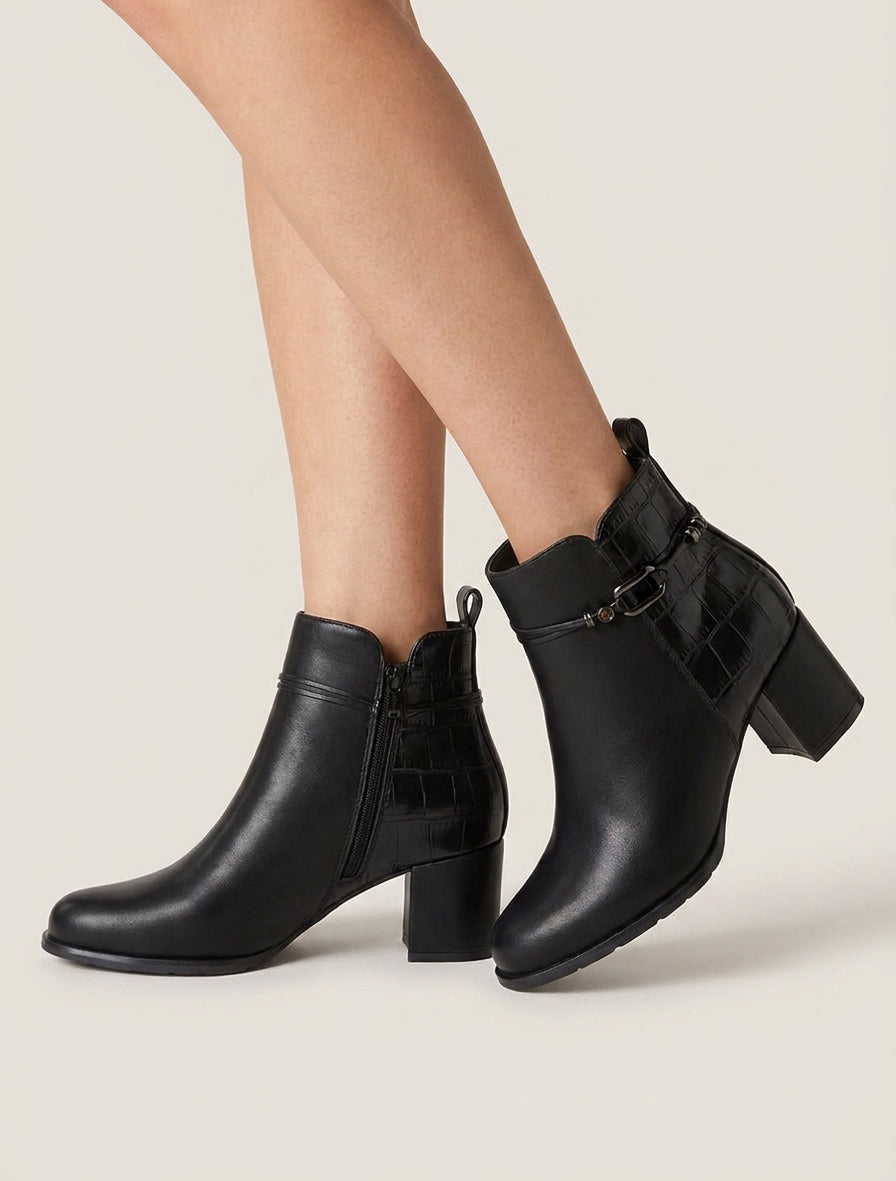 Stiefeletten mit Krokodileinsatz und Metallverzierungen - Schwarz