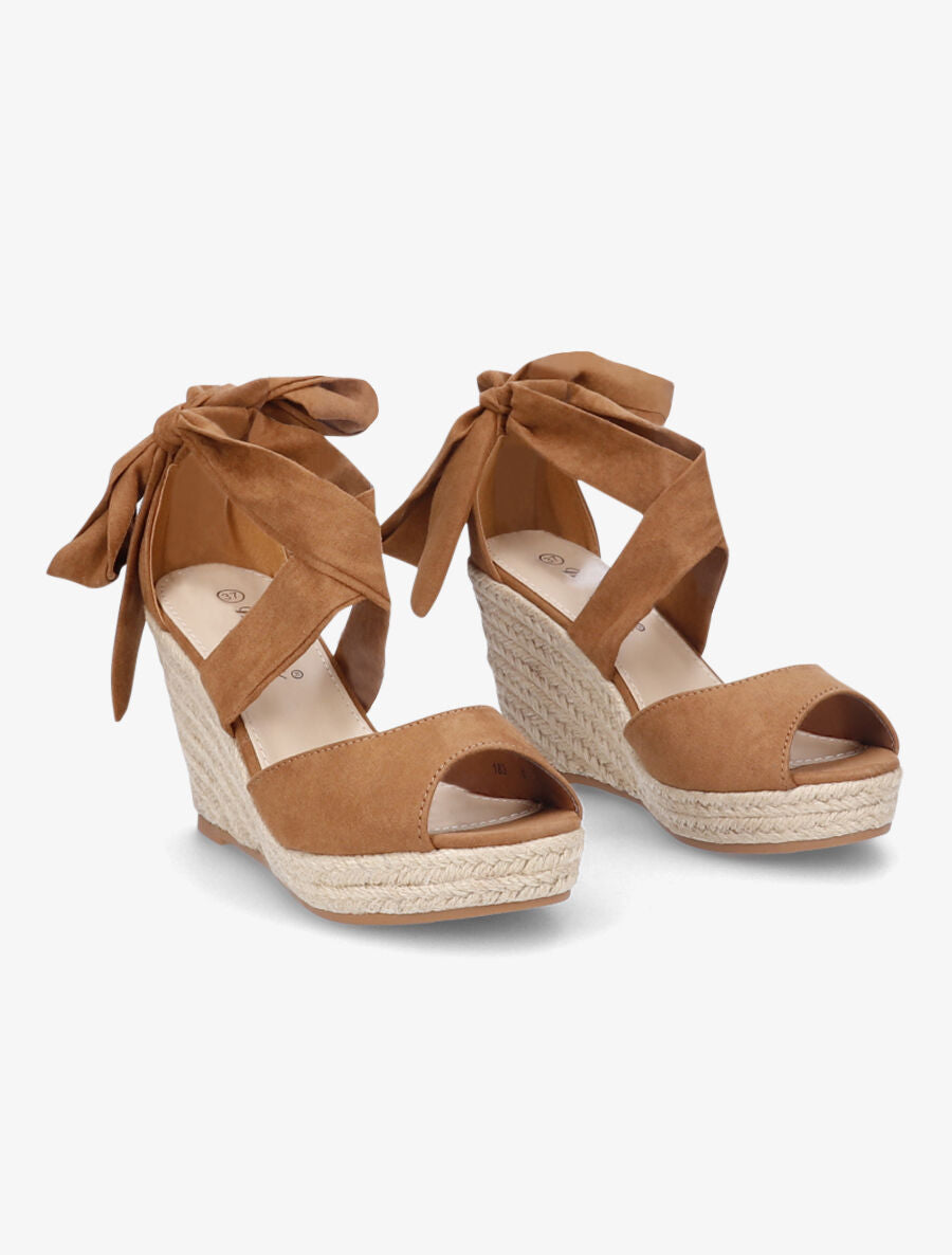 Espadrilles à talons compensés et liens en suédine - Camel - 4