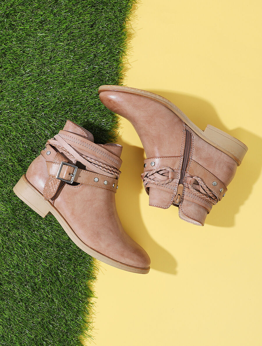 Bottines à sangles cloutées et tressées - Camel - 5