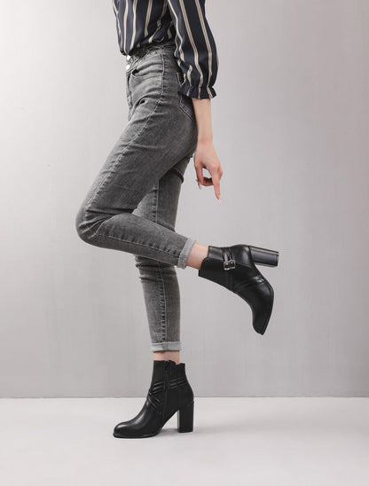 Bottines à talon et sangles croisées - Noir - 5