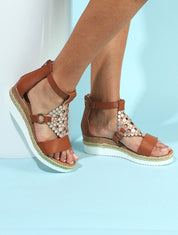 Sandales compensées à bride irisée et motifs ajourés - Camel - 1