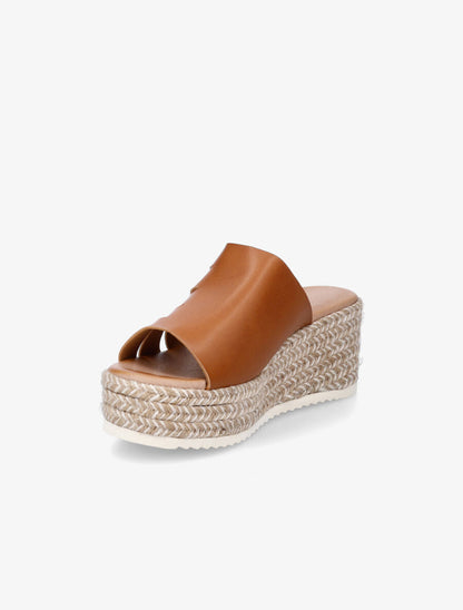 Mules compensées ajourées en simili - Camel - 3