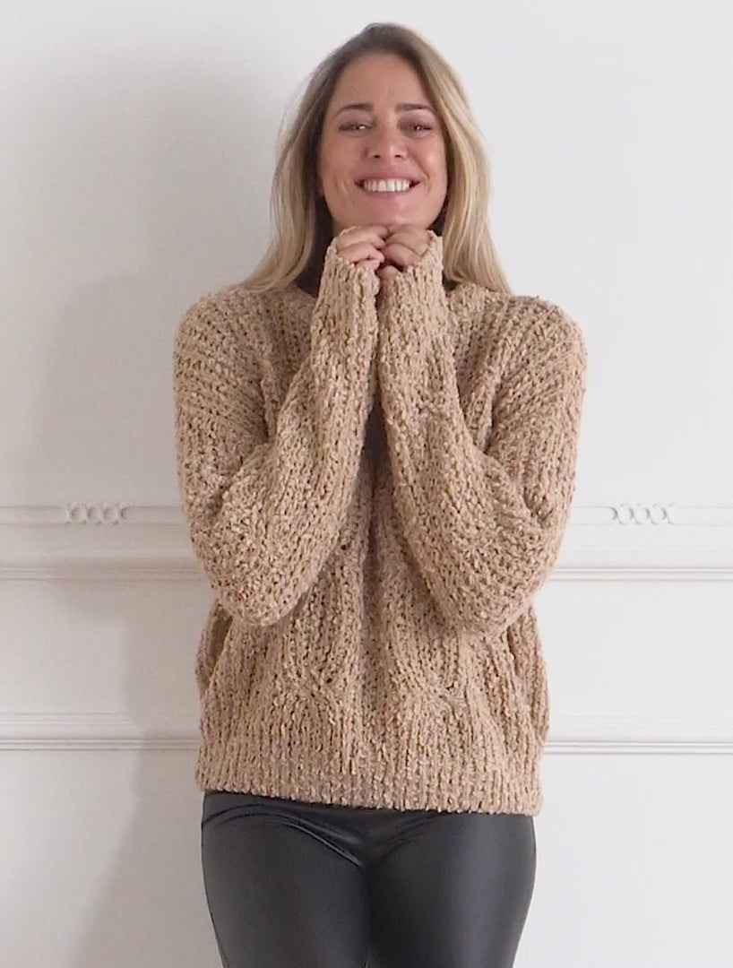 Gerader Pullover aus dickem Strick. - Kamel